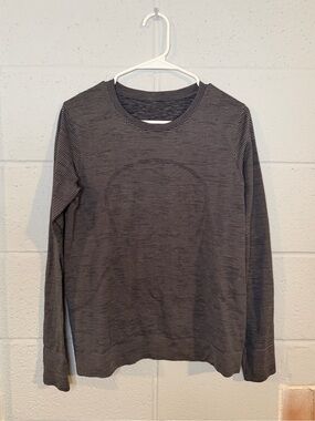 Lululemon Swiftly Relaxed Women’s Long Sleeve Tee